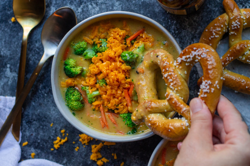 vegan broccoli cheddar soup