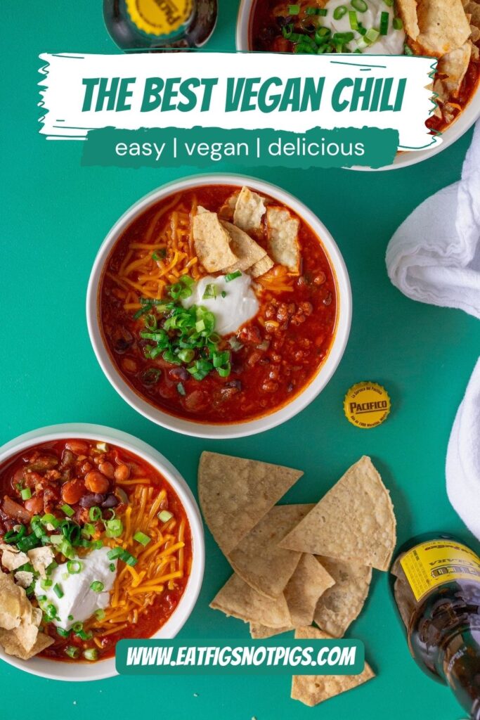 A beautifully plated serving of the best vegan chili, garnished with vibrant toppings. A tempting and hearty one-pot meal for any occasion.